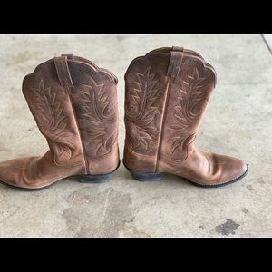 Ariat cowgirl boots